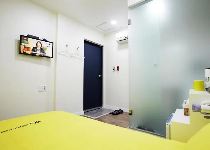 Gasthof 24 Myeongdong Avenue 3*